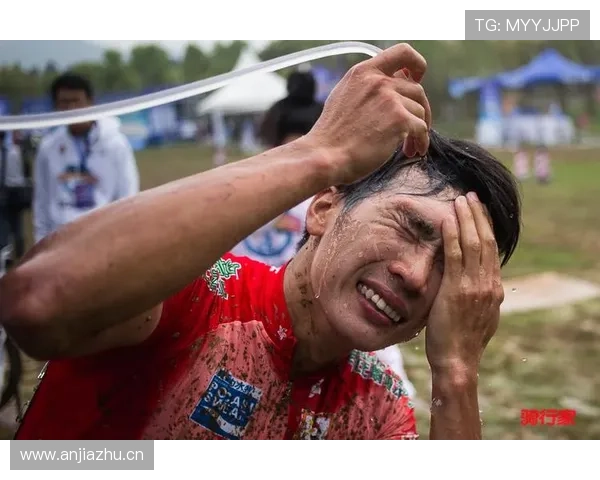 鲍春来那段隐秘的豪宅日常，和赛场上完全不是一个人啊